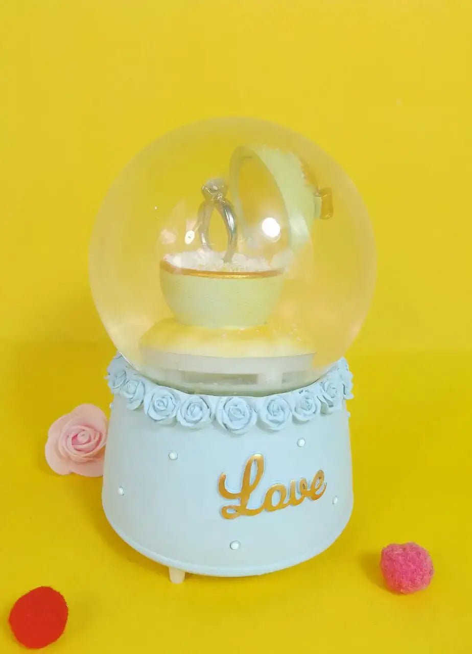 Snow Globe (Love) - IT1043