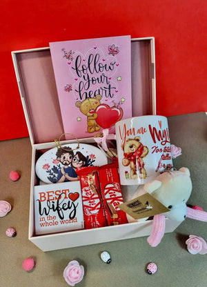 Wifey Gift Box - FREE card